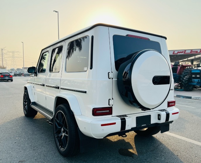 2020 MERCEDES BENZ G 63 AMG 4.0-liter V8 biturbo Engine Black White