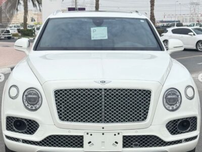 2017 BENTLEY BENTAYGA MULLINER 6.0-liter twin-turbocharged W12 White