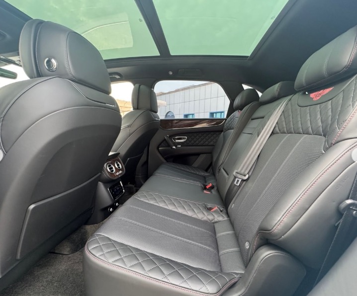 2017 BENTLEY BENTAYGA MULLINER 6.0-liter twin-turbocharged W12 White