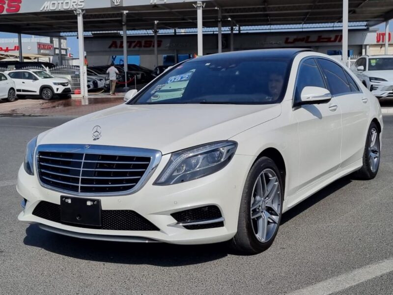 2015 Mercedes-Benz S 550 4.7L twin-turbo V8 Engine White