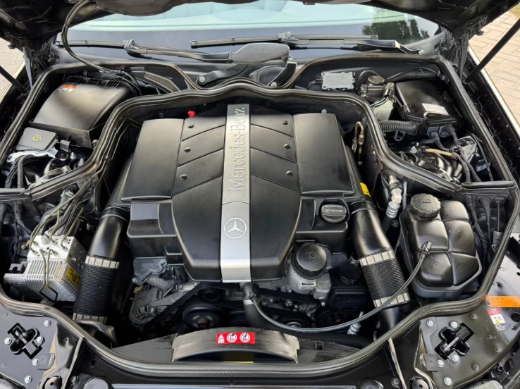 Mercedes Benz E320 3.2-liter V6 Petrol Engine 2004 Black Beige