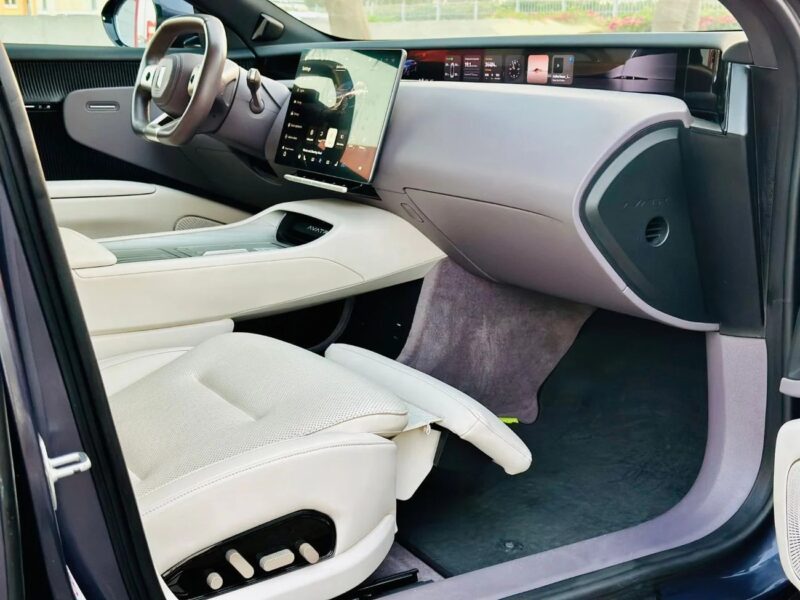 2023 Used Avatr 12 Preformance AWD 94.53 kWh Purple White