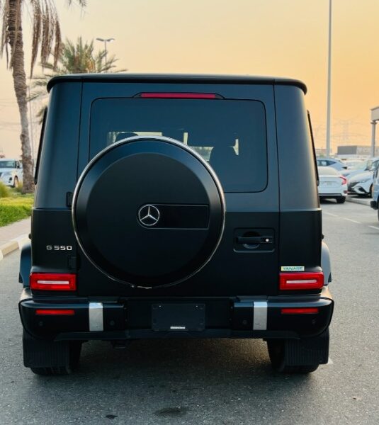 2019 MERCEDES BENZ G 550 4.0L biturbo V8 FULL OPTION Black Red