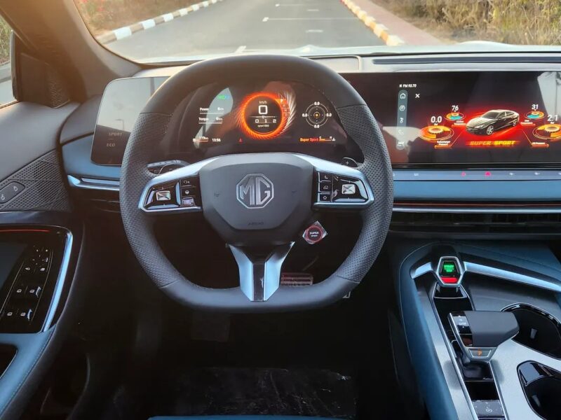 2024 MG MG7 Elegance 1.5 Turbo Full option 4-Cylinders Engine White Green