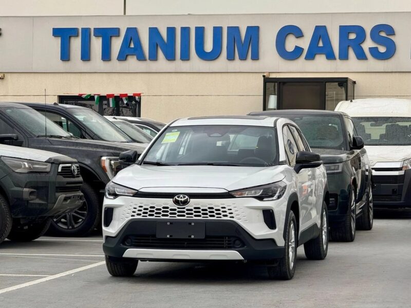 Toyota Corolla Cross Facelift 2.0L HEV FWD 2025 White Black