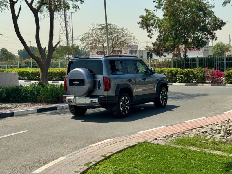 BYD Leopard 5 2024 BYD Leopard 5 Navigator 1.5L Hybrid Plug-In Grey