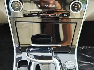 2025 Kia Seltos Other Kia Seltos 4 Cylinder Engine Full option GCC White Black