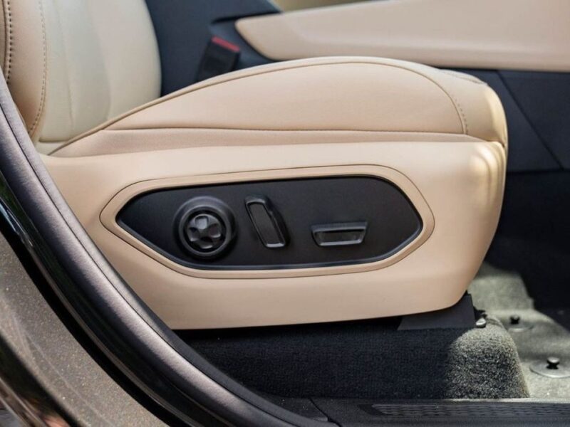 JEEP GRAND CHEROKEE LIMITED 3.6P AT 4X4 MY2023 Black Beige