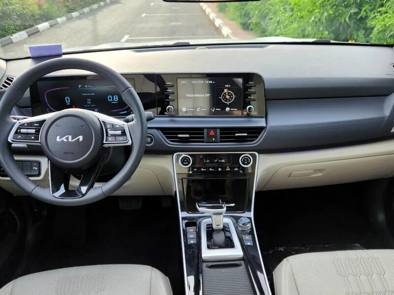 2025 Kia Seltos Other Kia Seltos 4 Cylinder Engine Full option GCC White Black