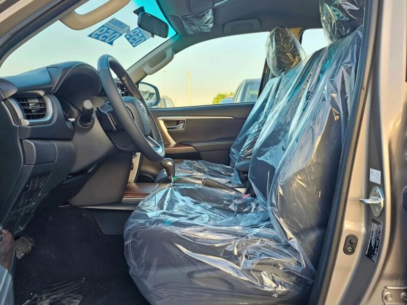 2024 Toyota Fortuner FULL OPTION 2.7L V4 PETROL GCC Bronze Black