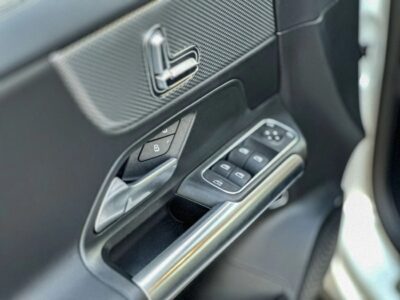 Mercedes-Benz GLA 200 2025 New Mercedes-Benz GLA 200 1.3L Turbo White