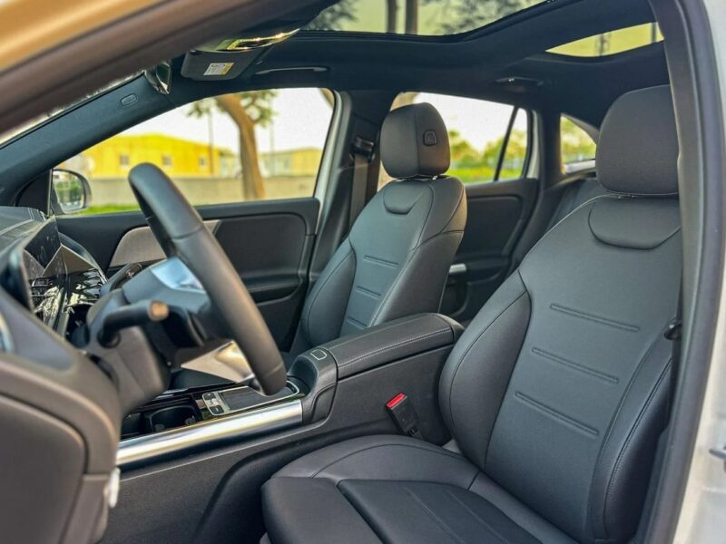 Mercedes-Benz GLA 200 2025 New Mercedes-Benz GLA 200 1.3L Turbo White