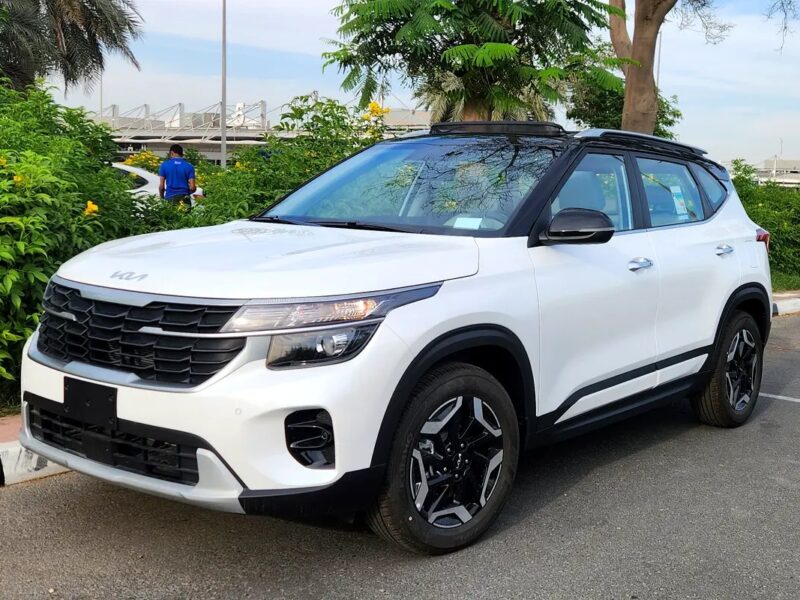 2025 Kia Seltos Other Kia Seltos 4 Cylinder Engine Full option GCC White Black