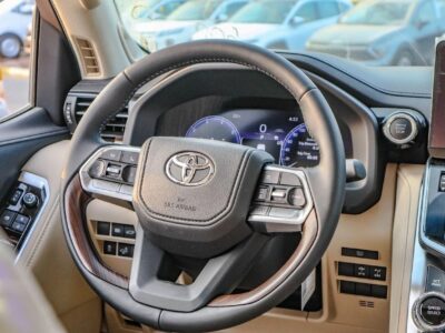 2025 Toyota Land Cruiser Toyota Land Cruiser 300 Series VXR 4.0L Black Beige