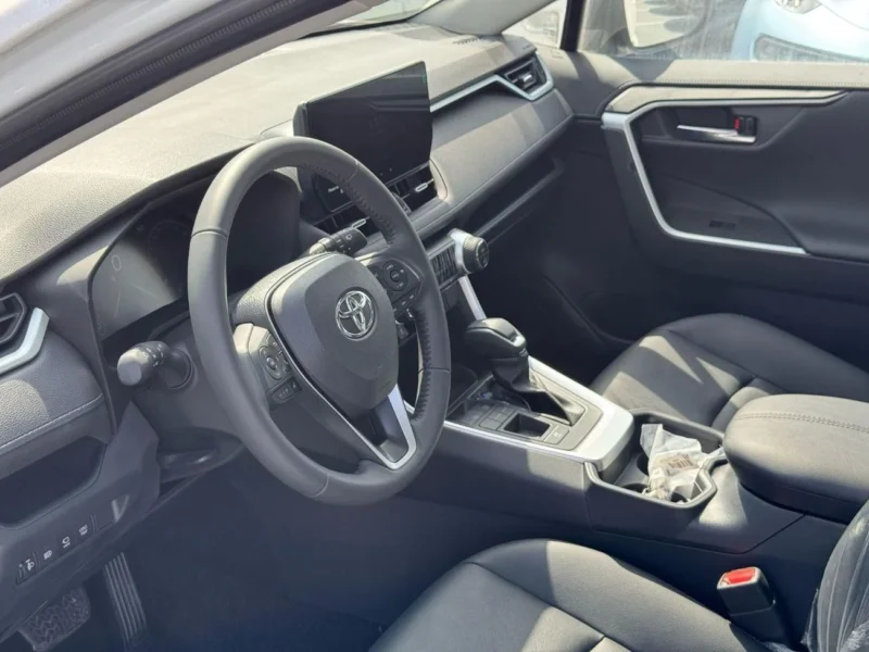 Toyota RAV 4 2.5 litre 4 Cylinder Engine Hybrid 2WD 2024 White Black