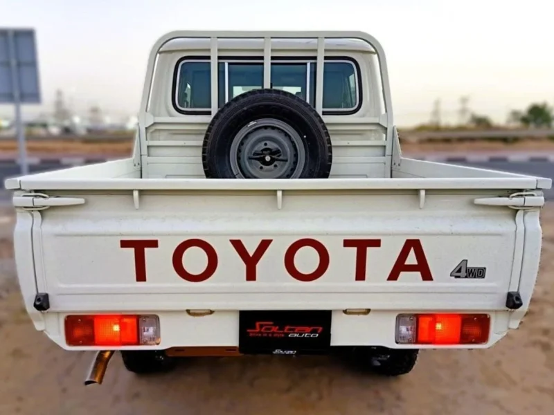 2025 Toyota Land Cruiser Pick Up Double Cabin Diesel 4.2L 6V MT White Grey