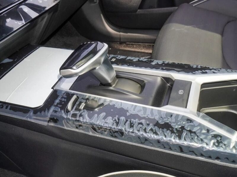 2024 Kia K3 Kia K3 Automatic 4 Cylinder Engine White Black