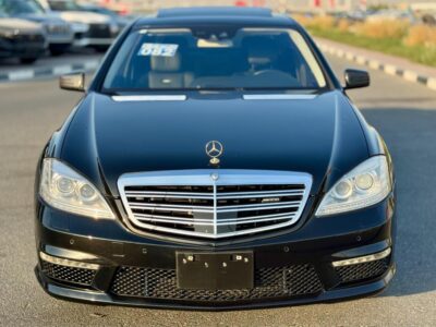 2010 Mercedes-Benz S 65 AMG 6.0L V12 twin-turbocharged Engine Black