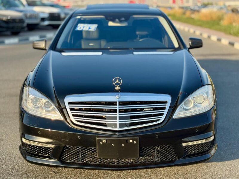 2010 Mercedes-Benz S 65 AMG 6.0L V12 twin-turbocharged Engine Black