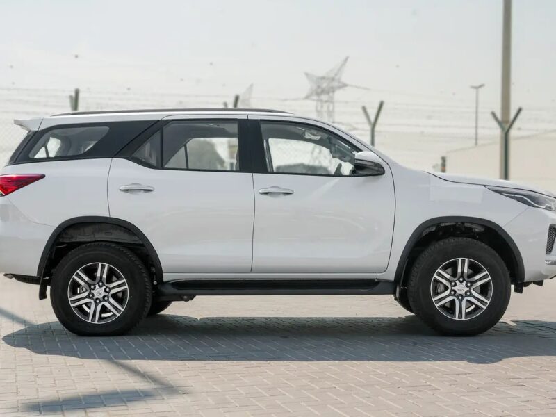 2025 Toyota Fortuner Other 4 Cylinder Engine White Tan