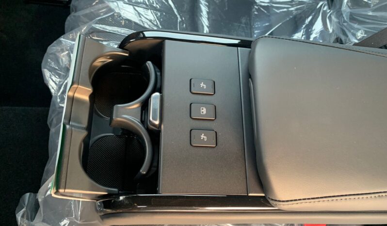 2023 Toyota Crown 2.5 L Inline‑4 Hybrid e‑CVT AWD White