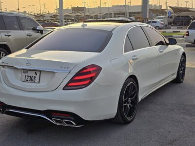 Mercedes-Benz S550 4.7-liter Twin-Turbocharged V8 Engine 2015 White Tan