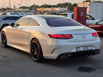 Mercedes-Benz S 560 4.0L Twin-Turbo V8 Engine 2018 White Red