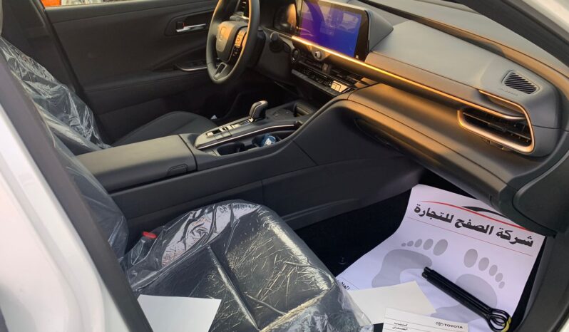 2023 Toyota Crown 2.5 L Inline‑4 Hybrid e‑CVT AWD White