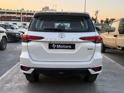 Toyota Fortuner Toyota Fortuner SR5 2.7L 4WD Full Option 2025