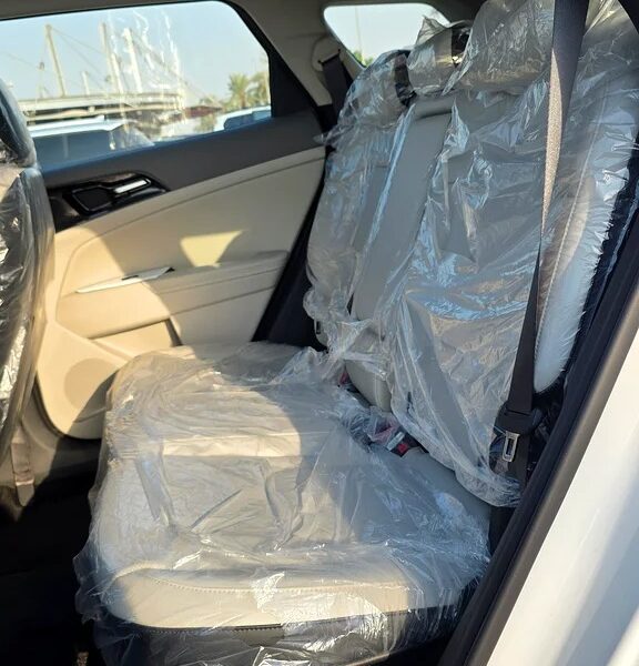 2024 Kia Sportage Other 4 Cylinder Engine White Beige