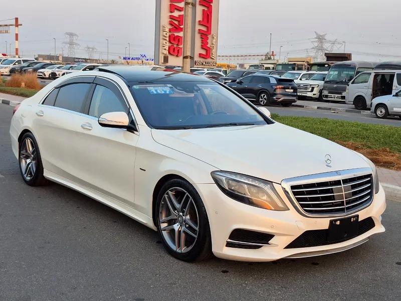 2014 Mercedes-Benz S-Class S 550 8 Cylinder Engine White Black