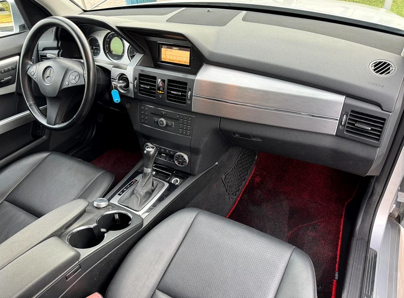 2010 Mercedes-Benz GLK-Class GLK 350 4matic Silver Black