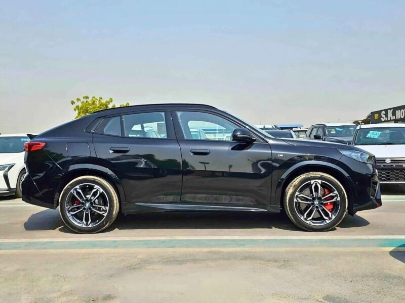 2025 BMW X2 X2 SDRIVE 18i Full Option Black Red GCC Specs