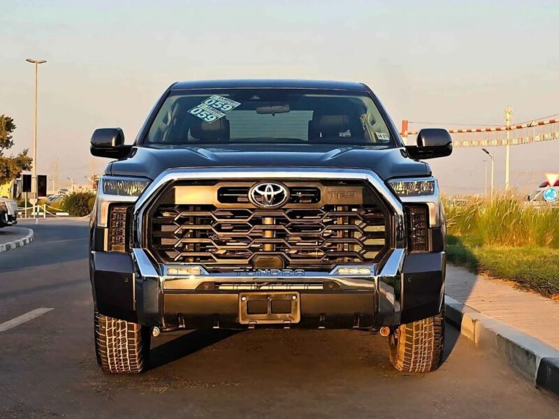 2022 Toyota Tundra CREWMAX TRD SR5 4WD Grey Black GCC Specs