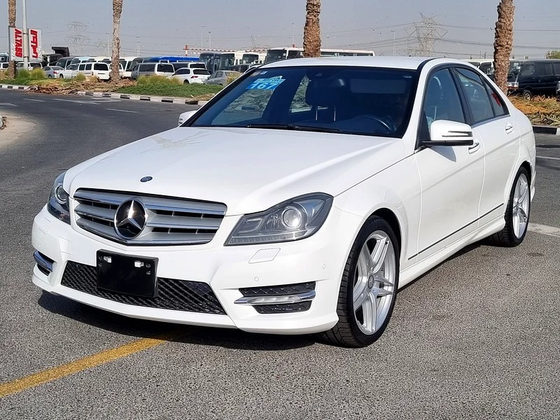 2013 Mercedes-Benz C-Class C350 White Black in Perfect Condition