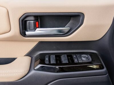 2025 Toyota Prado Other 4 Cylinder Engine White Beige GCC