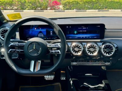 Mercedes-Benz CLA 200 2024 Mercedes-Benz CLA 200 1.6T Blue Tan