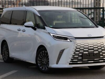 2025 Lexus LM 350h 2.5L 4-Cylinder Hybrid White Beige