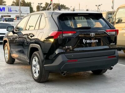 2025 Toyota RAV 4 2.0L Inline Cylinder Front Wheel Drive Black
