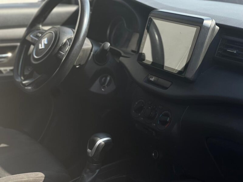 2022 Suzuki Ertiga Automatic GCC Specs V4 White Black