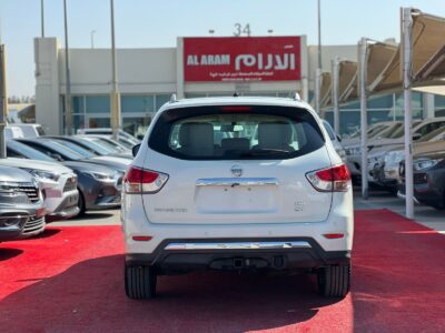 2015 Nissan Pathfinder V6 SV Full Option GCC Specs White Beige