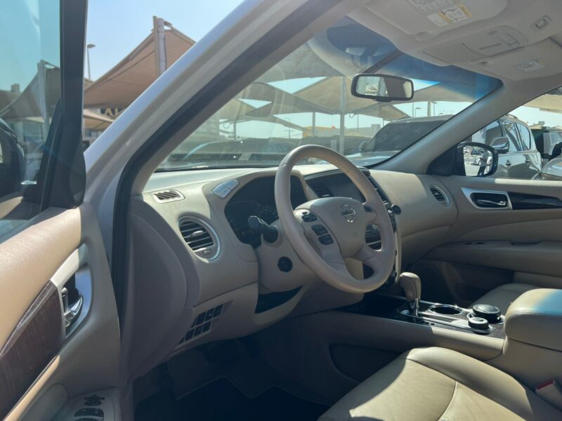 2015 Nissan Pathfinder V6 SV Full Option GCC Specs White Beige