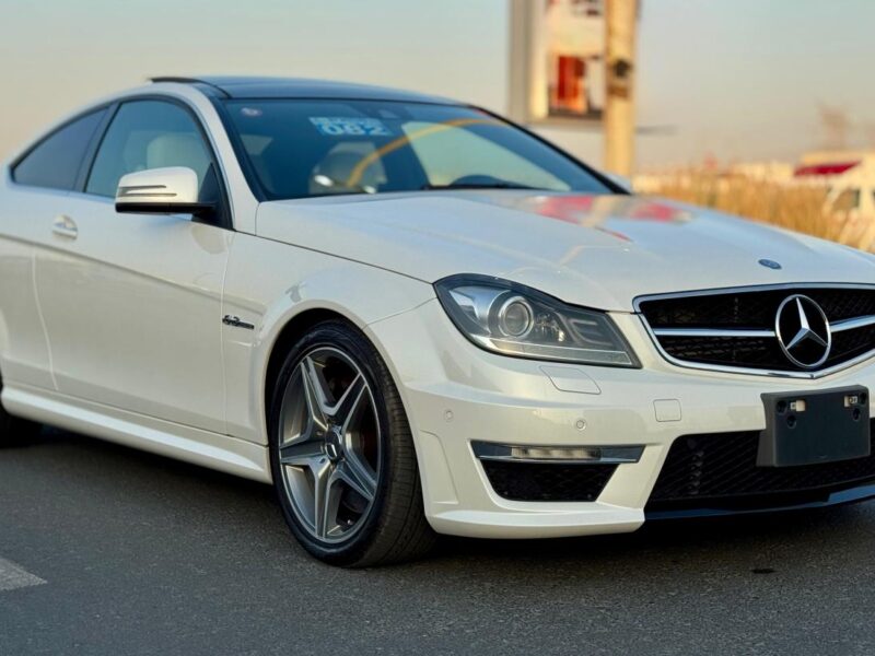 2013 Mercedes-Benz C 63 AMG 6.2 L V8 Engine White Black