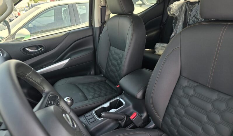 2024 Nissan Navara 2.3L twin-turbo diesel 4 Cylinder Engine Black