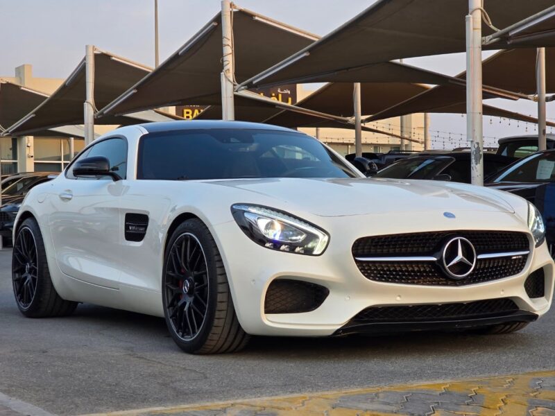 2015 Mercedes-Benz GTS Coupe White Red GCC Specs