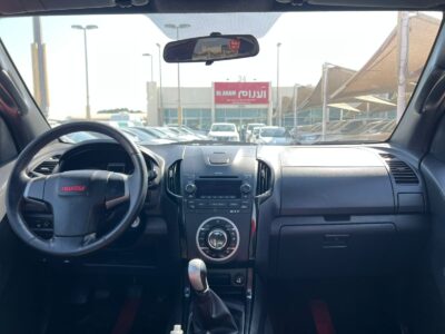 2016 Isuzu D Max 4X4 GT Manual Diesel 2.5 Turbo Manual White Black