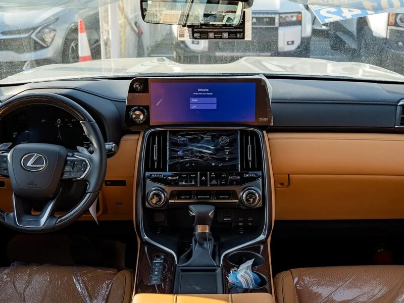 2025 Lexus LX-Series LX 600 Signature 3.5L V6 Twin-Turbocharged Black Tan