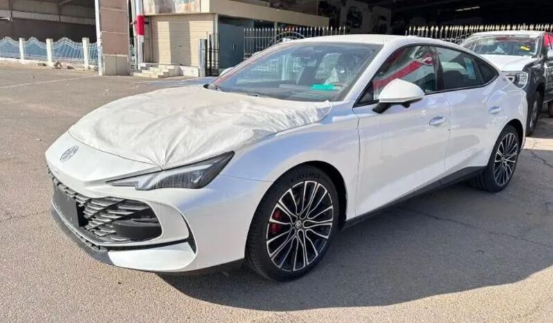 2024 MG MG7 1.5-liter turbocharged 4-cylinder Engine White