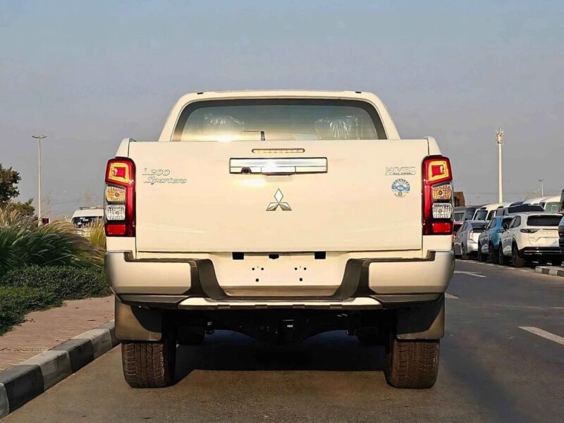 2022 Mitsubishi L200 SPORTERO 2.4L DIESEL MT 4WD White Grey