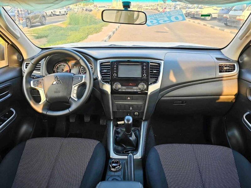 2022 Mitsubishi L200 SPORTERO 2.4L DIESEL MT 4WD White Grey